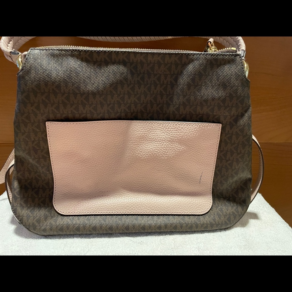 MK should bag beautiful classic MK signature brown with pink contrast.
